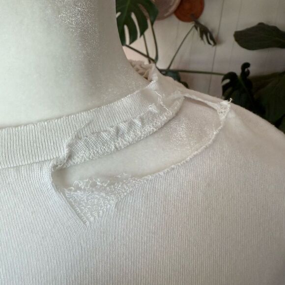 Free People - We The Free - Women’s Ivory Ripped Short Sleeved Tee - XS - Picture 7 of 8